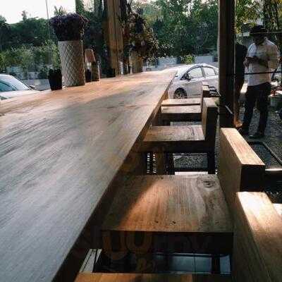 24/7 Cafe Chiang-mai Thailand