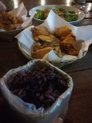 ลาวา แซ่บโว๊ยย