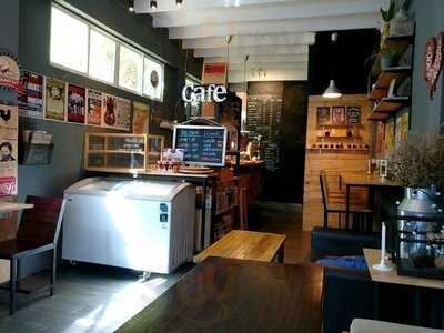 ร็อคกี้ รูสเตอร์ คาเฟ่