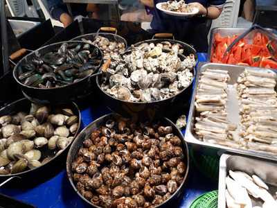 แฟมิลี่ หมูกระทะ สาขาเพชรบุรีตัดใหม่