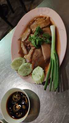 ร้านอาหาร ส รุ่งโรจน์