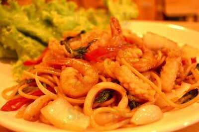 ผัดไทยคุณแม่