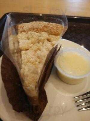 ฮอลลีสคอฟฟี่ สาขา เดอะ สตรีท รัชดาฯ