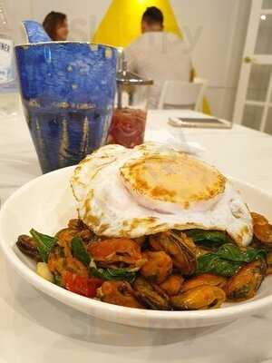 Genius Bar Bkk - Bone Broth Cafe