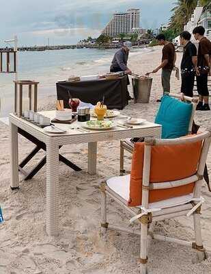 โอเชี่ยนไซด์ บีช คลับ & เรสเตอรองท์