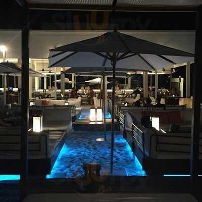 โอเชี่ยนไซด์ บีช คลับ & เรสเตอรองท์