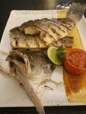 โอเชี่ยนไซด์ บีช คลับ & เรสเตอรองท์