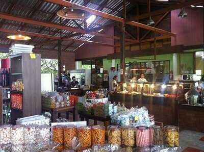 ร้านอาหาร ข้าวสามสี