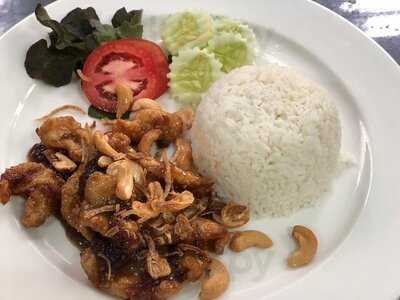 Alice Cafe - Issara Hostel By D Hostel