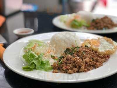 Alice Cafe - Issara Hostel By D Hostel