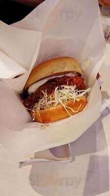 มอส เบอร์เกอร์ สาขา สยาม พารากอน