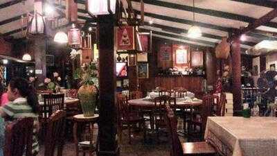 ร้านอาหาร ระเบียงแก้ว