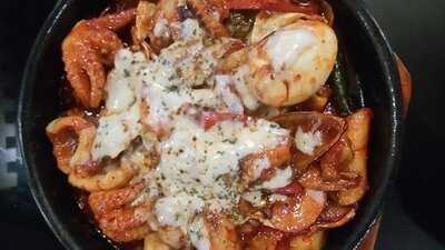 ร้านอาหารเกาหลี ทูดาริ (เอ๊ะ-ศศิกานต์ อภิชาตวรศิลป์)