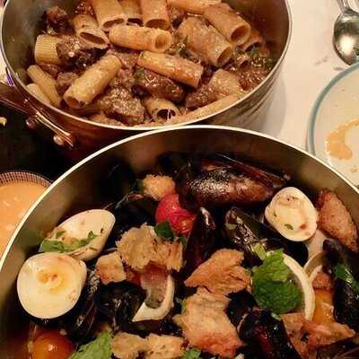 Gigi - Dining Hall & Bar