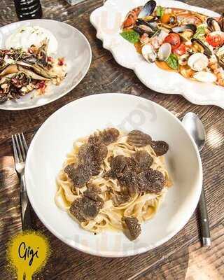 Gigi - Dining Hall & Bar