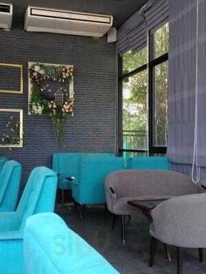 ร้านกาแฟ บ้านต้นเค้ก