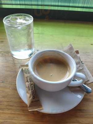 ร้านกาแฟ Starbucksริมหาดพัทยากลาง 13/2