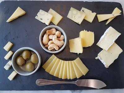 Issaya La Patisserie