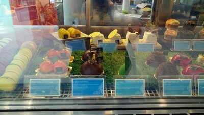 Issaya La Patisserie