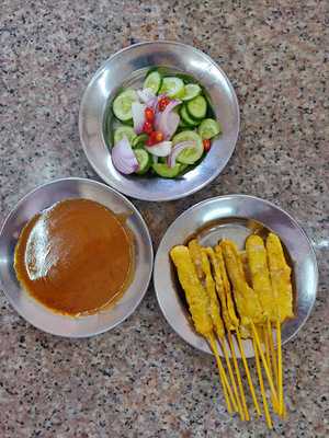 หมูสะเต๊ะอพอลโล่ ปากซอยท่าเรือพลี