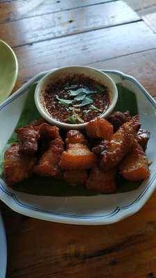 ร้านอาหาร ส้มตำนายควร