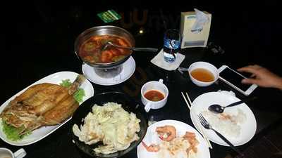 ร้านอาหาร นายแกละ