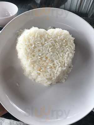 ร้านอาหาร นายแกละ