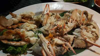 ร้านอาหาร นายแกละ