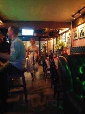 เอว่าผับ