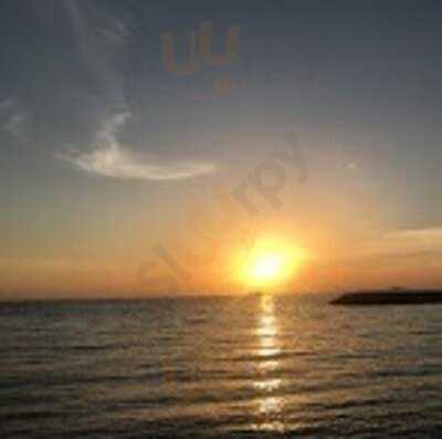 ร้านอาหาร ริมหาดซีฟู้ดบางเสร่