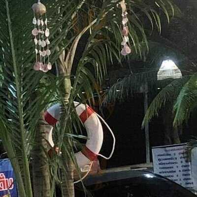ร้านอาหาร ริมหาดซีฟู้ดบางเสร่