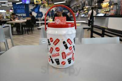 ไมนัสไฟว์ไอซ์บาร์แอนด์เล้าจน์