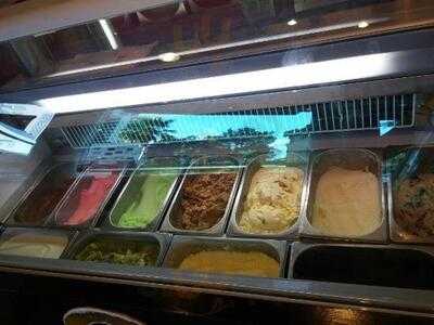 ร้านไอศกรีม อืมมมิลค์