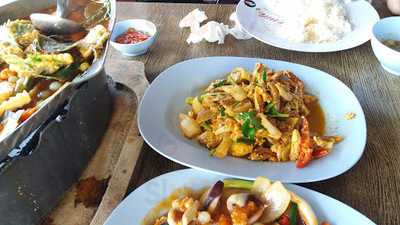 ร้านอาหาร ระเบียงเล (มดซีฟู้ด)