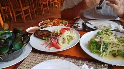 Surf Beach Hotel & Restaurant