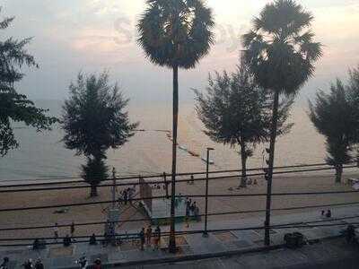 Surf Beach Hotel & Restaurant