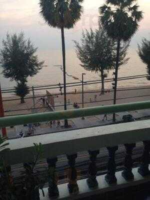 Surf Beach Hotel & Restaurant