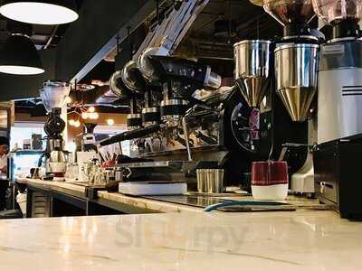Casa Lapin Specialty Coffee X Central World