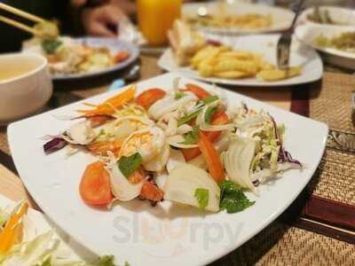 La Strada Restaurant & Cafe