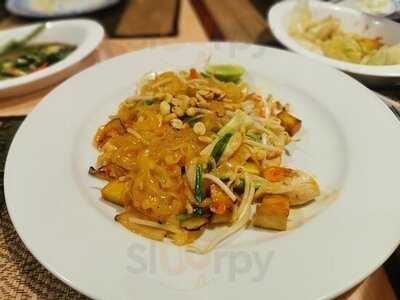 La Strada Restaurant & Cafe