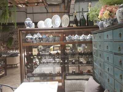 โรงสีริมน้ำ