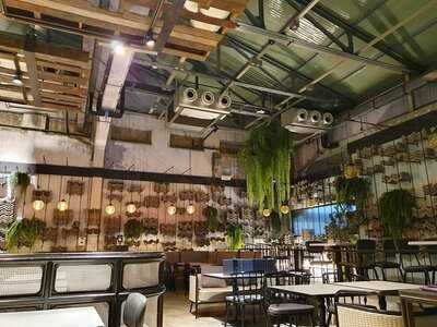 โรงสีริมน้ำ