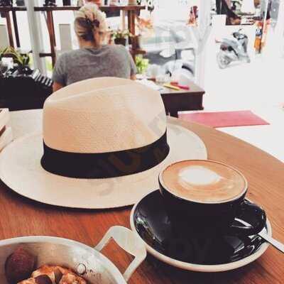 อะ ล็อท ไลค์ เลิฟ คาเฟ่