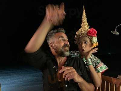 บาย เดอะ ซี เรสเตอรองท์ แอนด์ บาร์