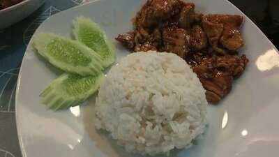 ก๋วยเตี๋ยวมู๋มู๋ สีลม3