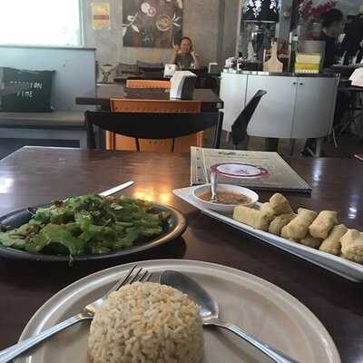 ร้านอาหาร ตาละลักษมณ์