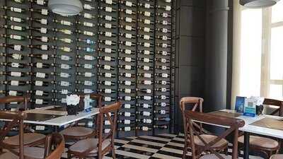 เดอะมาเบิ้ล คาเฟ่ แอนด์ เรสเตอรองท์