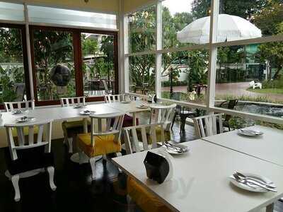 สตีฟ คาเฟ่ แอนด์ คูซีน (สาขาพระราม6 ซอย41)