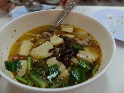 ร้านอาหาร ส้มตำเจ๊แดง