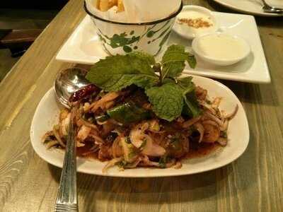 คาเฟ่มาร์มาเลด อิน เดอะการ์เด้น